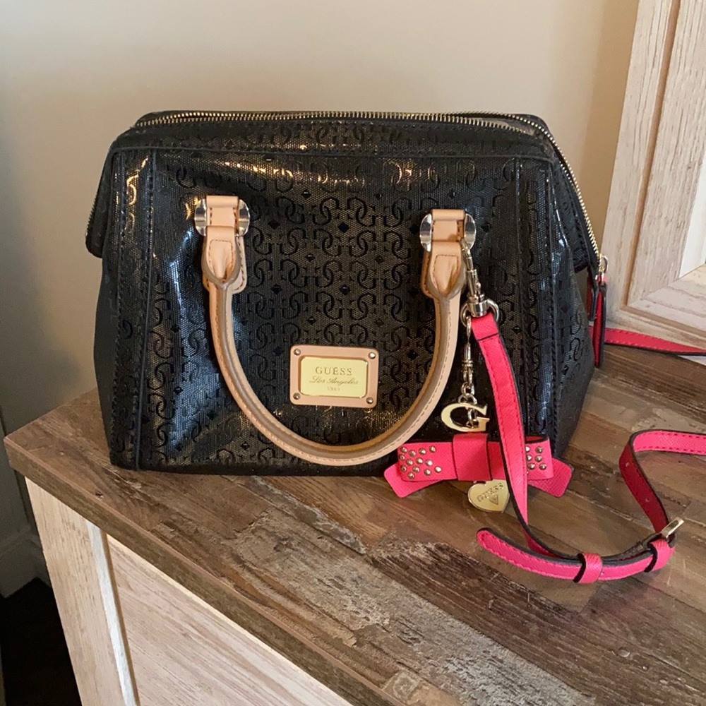 Black G label guess purse